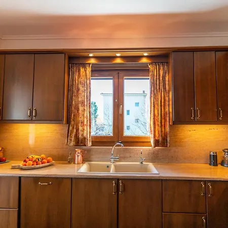 Bougainvillea Nyaraló *