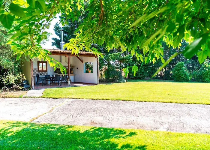 בית נופש Bougainvillea אפאנומי